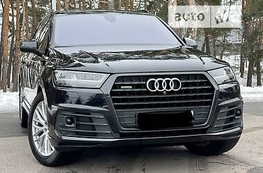 Внедорожник / Кроссовер Audi Q7 2017 в 