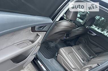 Внедорожник / Кроссовер Audi Q7 2017 в 