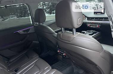 Внедорожник / Кроссовер Audi Q7 2017 в 