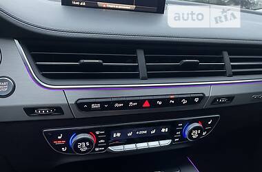 Внедорожник / Кроссовер Audi Q7 2017 в 