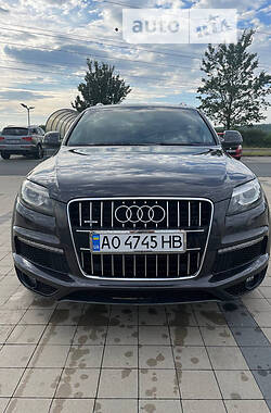 Внедорожник / Кроссовер Audi Q7 2010 в Ужгороде