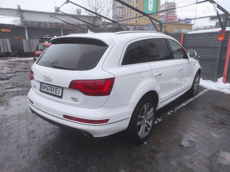 Внедорожник / Кроссовер Audi Q7 2015 в Житомире