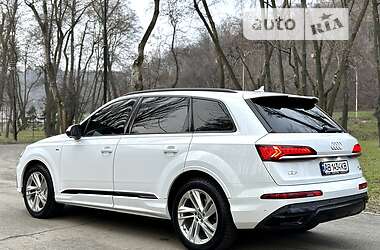 Внедорожник / Кроссовер Audi Q7 2020 в Киеве