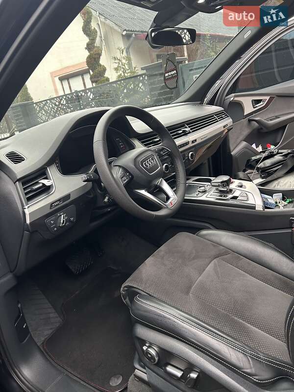 Внедорожник / Кроссовер Audi Q7 2015 в Тячеве