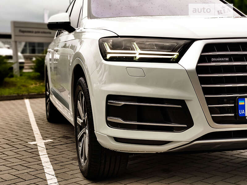 Внедорожник / Кроссовер Audi Q7 2019 в Виннице