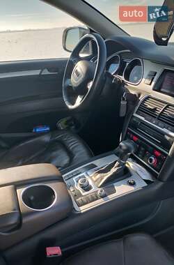 Позашляховик / Кросовер Audi Q7 2012 в 