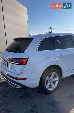 Внедорожник / Кроссовер Audi Q7 2020 в Хусте