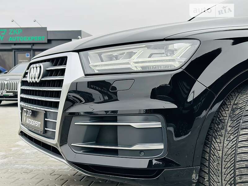 Позашляховик / Кросовер Audi Q7 2019 в Мукачевому