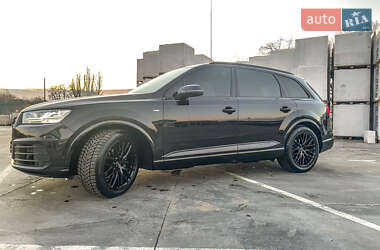 Внедорожник / Кроссовер Audi Q7 2018 в 