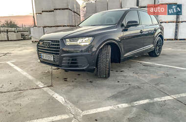 Внедорожник / Кроссовер Audi Q7 2018 в 