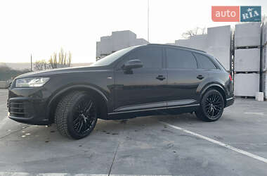 Внедорожник / Кроссовер Audi Q7 2018 в 