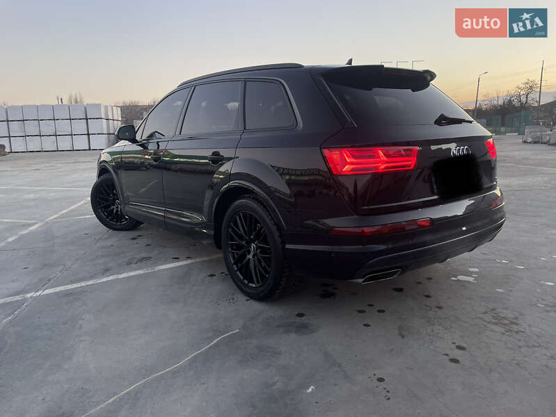 Позашляховик / Кросовер Audi Q7 2018 в Миколаєві