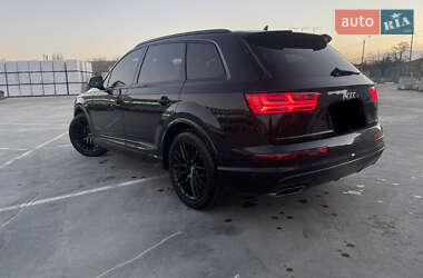 Внедорожник / Кроссовер Audi Q7 2018 в 