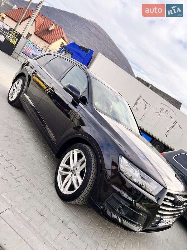 Внедорожник / Кроссовер Audi Q7 2015 в Тячеве