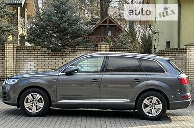 Внедорожник / Кроссовер Audi Q7 2016 в 
