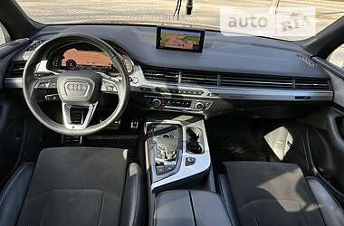 Внедорожник / Кроссовер Audi Q7 2016 в 
