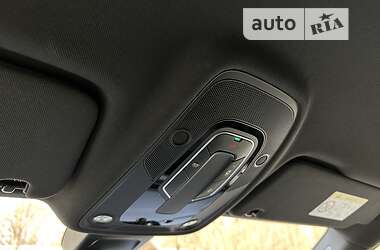 Внедорожник / Кроссовер Audi Q7 2016 в 