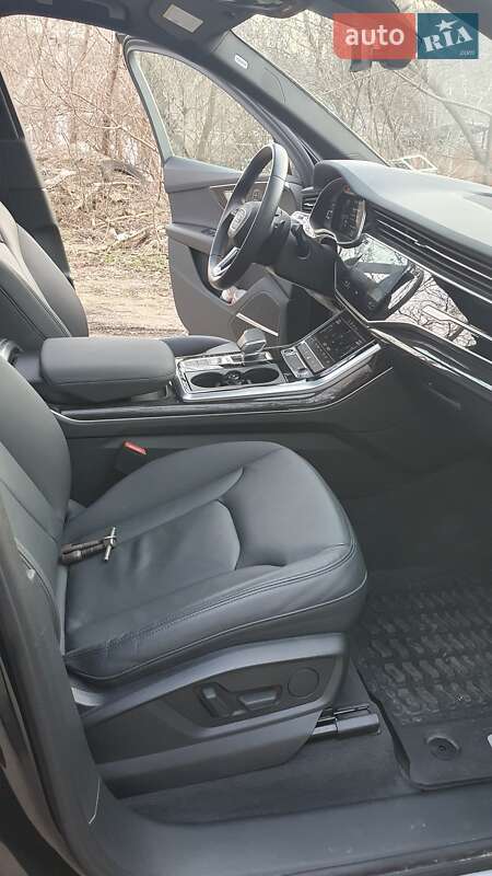 Позашляховик / Кросовер Audi Q7 2020 в Полтаві