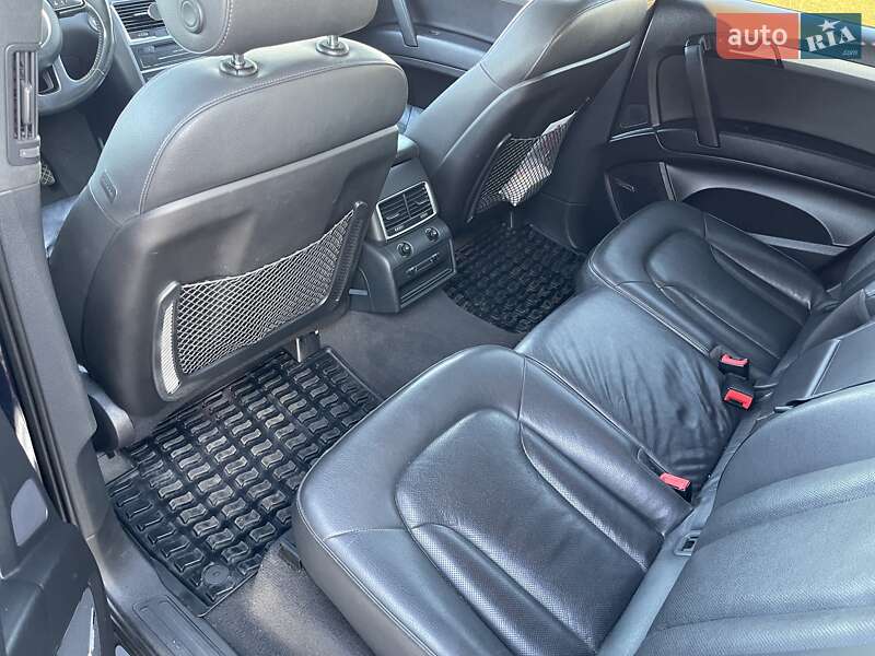 Внедорожник / Кроссовер Audi Q7 2013 в Киеве