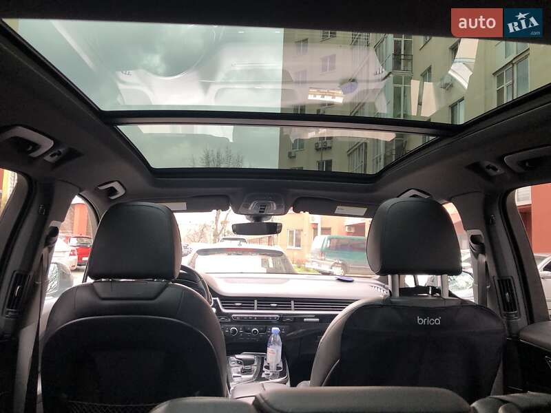 Позашляховик / Кросовер Audi Q7 2016 в Києві
