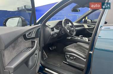 Внедорожник / Кроссовер Audi Q7 2018 в 