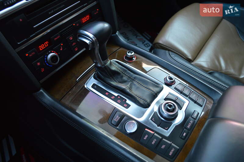 Позашляховик / Кросовер Audi Q7 2013 в Львові