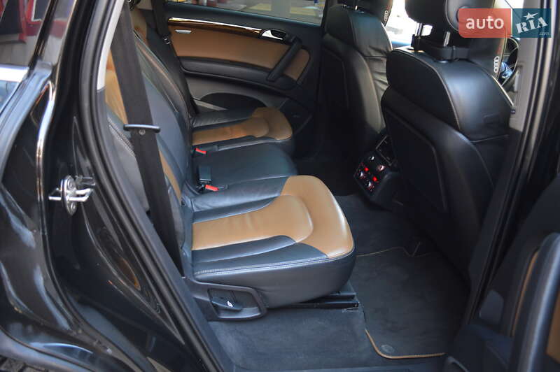 Позашляховик / Кросовер Audi Q7 2013 в Львові