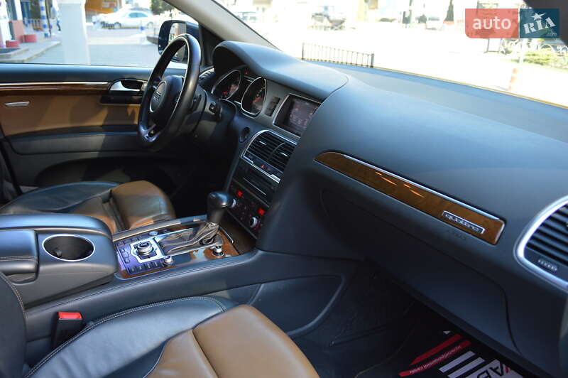 Позашляховик / Кросовер Audi Q7 2013 в Львові