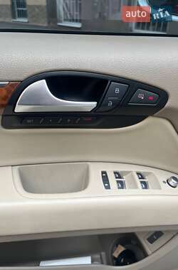 Внедорожник / Кроссовер Audi Q7 2013 в 