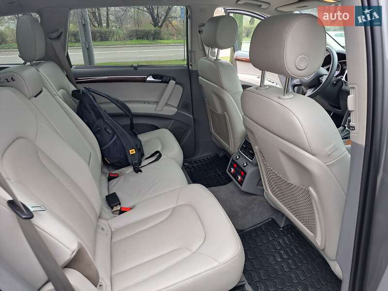 Позашляховик / Кросовер Audi Q7 2015 в Львові
