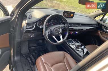 Позашляховик / Кросовер Audi Q7 2017 в 