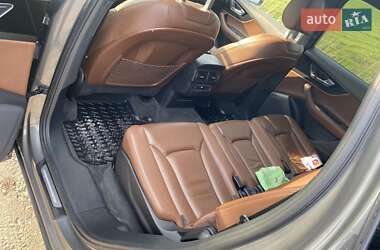 Позашляховик / Кросовер Audi Q7 2017 в 