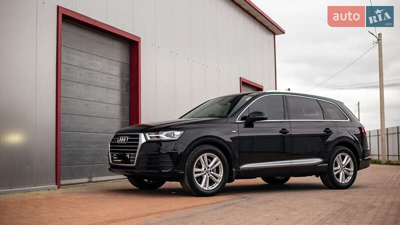Позашляховик / Кросовер Audi Q7 2016 в Чернівцях