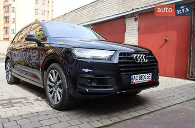 Внедорожник / Кроссовер Audi Q7 2017 в 