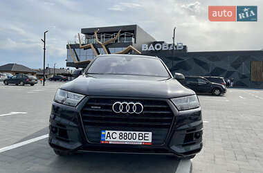 Внедорожник / Кроссовер Audi Q7 2017 в 