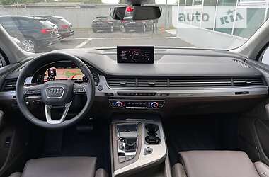 Внедорожник / Кроссовер Audi Q7 2018 в 