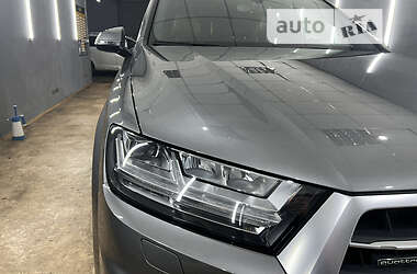Внедорожник / Кроссовер Audi Q7 2017 в 