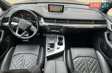 Позашляховик / Кросовер Audi Q7 2017 в 