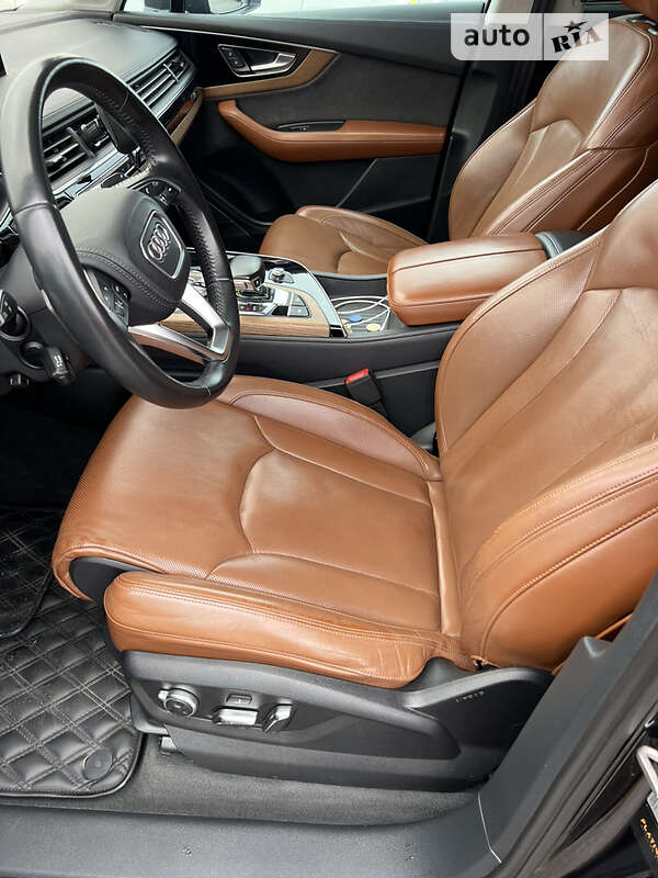 Позашляховик / Кросовер Audi Q7 2016 в Києві фото 31 Позашляховик / Кросовер Audi Q7 2016 в Києві