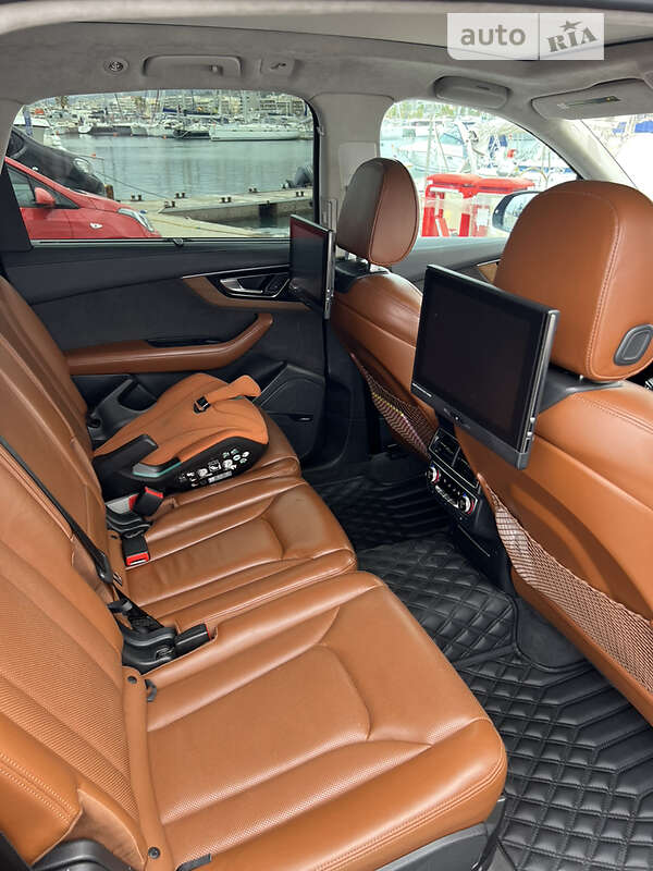 Позашляховик / Кросовер Audi Q7 2016 в Києві фото 45 Позашляховик / Кросовер Audi Q7 2016 в Києві