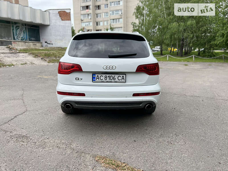 Позашляховик / Кросовер Audi Q7 2013 в Луцьку