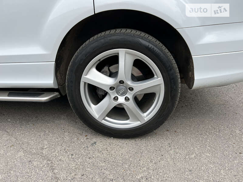 Позашляховик / Кросовер Audi Q7 2013 в Луцьку