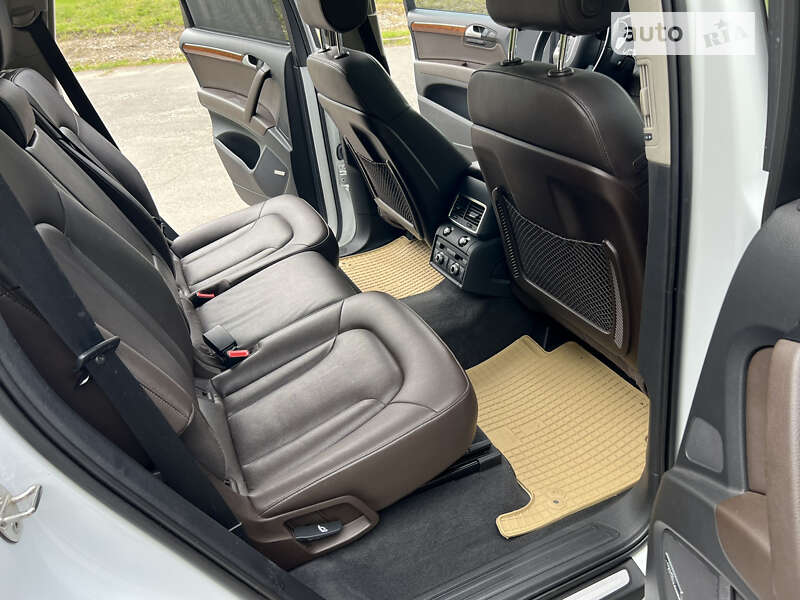 Позашляховик / Кросовер Audi Q7 2013 в Луцьку