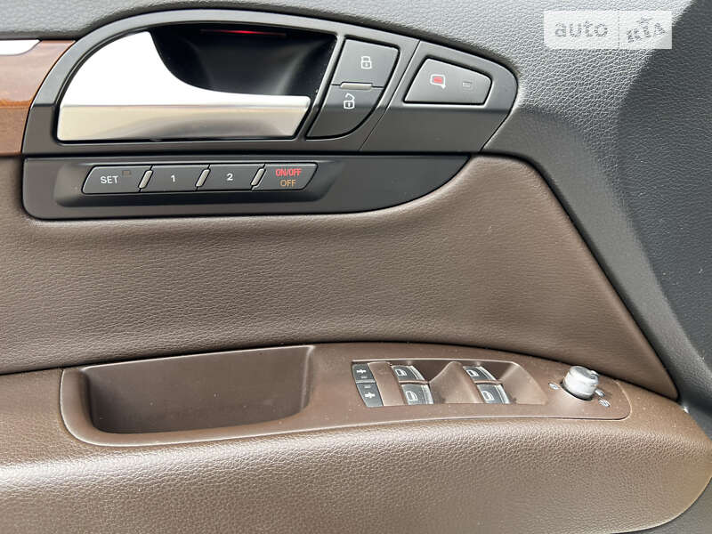 Позашляховик / Кросовер Audi Q7 2013 в Луцьку