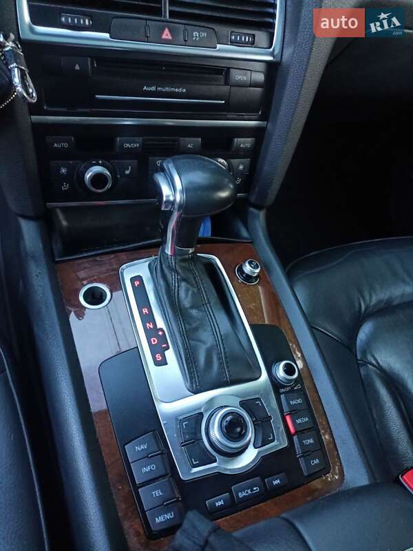 Внедорожник / Кроссовер Audi Q7 2012 в Черновцах