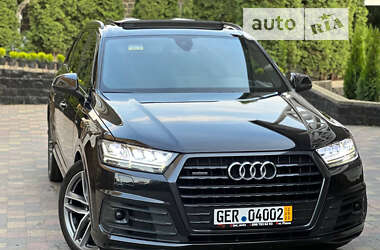 Внедорожник / Кроссовер Audi Q7 2017 в 