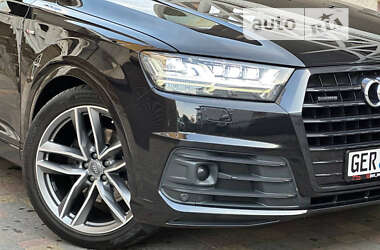 Внедорожник / Кроссовер Audi Q7 2017 в 