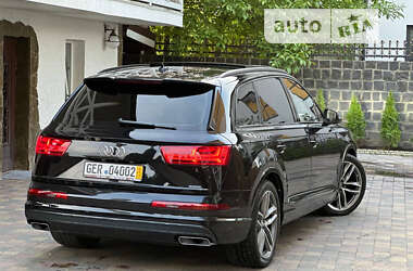 Внедорожник / Кроссовер Audi Q7 2017 в 