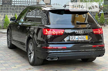 Внедорожник / Кроссовер Audi Q7 2017 в 