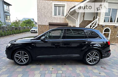 Внедорожник / Кроссовер Audi Q7 2017 в 